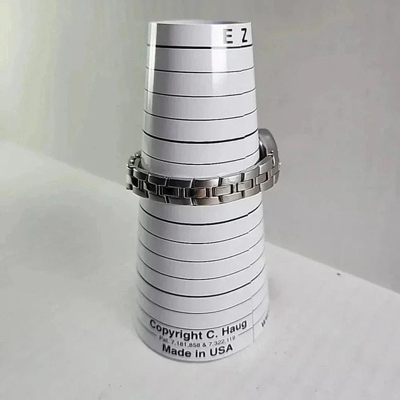 Womens Timex White Dial Crystal Watch Stainless Steel Band New Battery Dainty - Picture 12 of 16